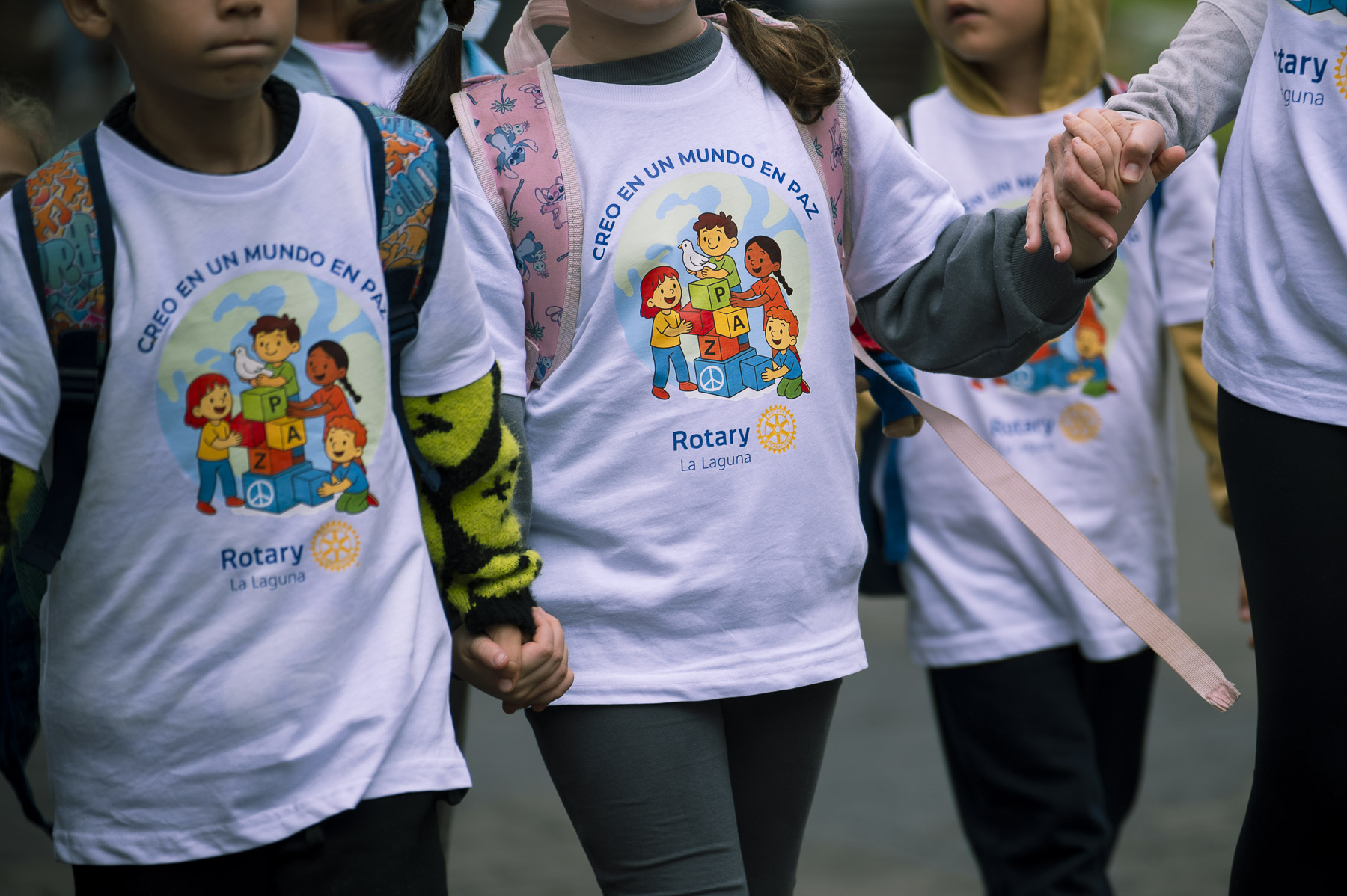 mas-1-200-ninos-y-ninas-celebran-el-distintivo-de-la-laguna-como-ciudad-de-paz